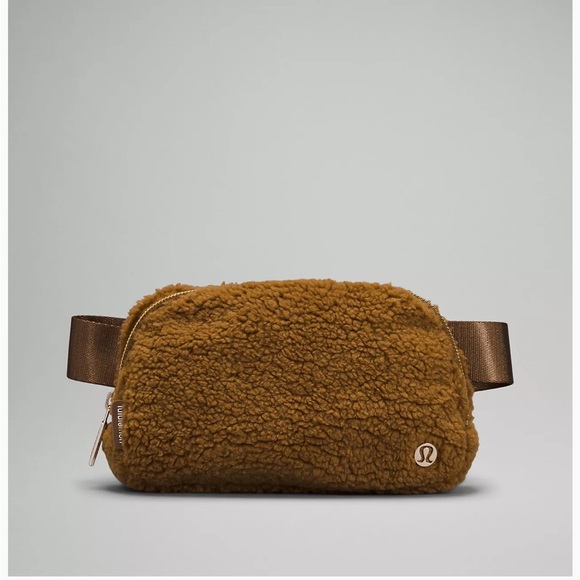 lululemon athletica Handbags - NWT! Lululemon Everywhere Fleece Belt Bag Burnt Caramel